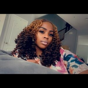 Meet your Posher, Ofelia